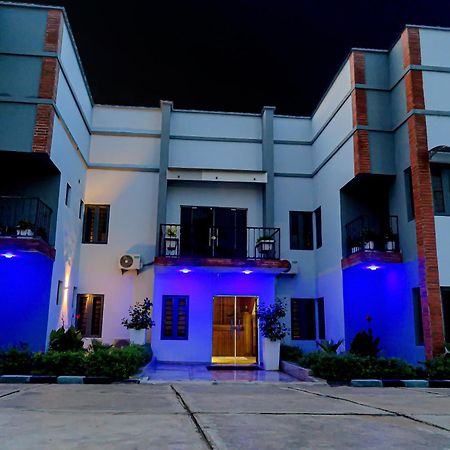 Fragrance Apartments And Suites إبادان المظهر الخارجي الصورة