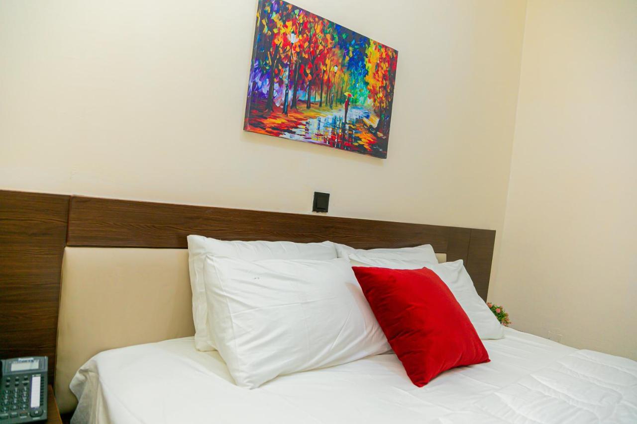 Fragrance Apartments And Suites إبادان المظهر الخارجي الصورة