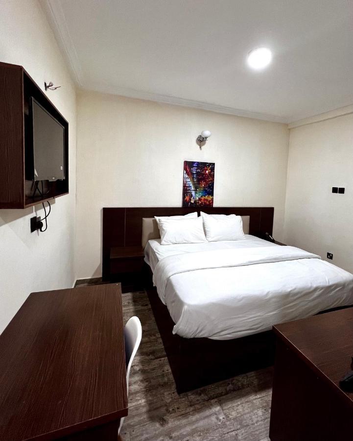 Fragrance Apartments And Suites إبادان المظهر الخارجي الصورة