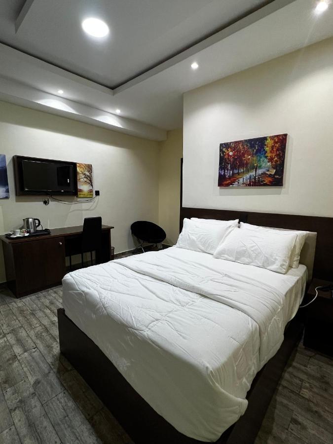 Fragrance Apartments And Suites إبادان المظهر الخارجي الصورة