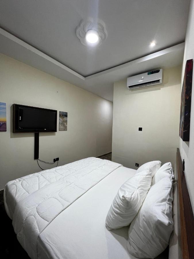 Fragrance Apartments And Suites إبادان المظهر الخارجي الصورة