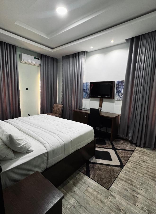 Fragrance Apartments And Suites إبادان المظهر الخارجي الصورة