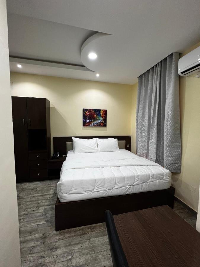 Fragrance Apartments And Suites إبادان المظهر الخارجي الصورة