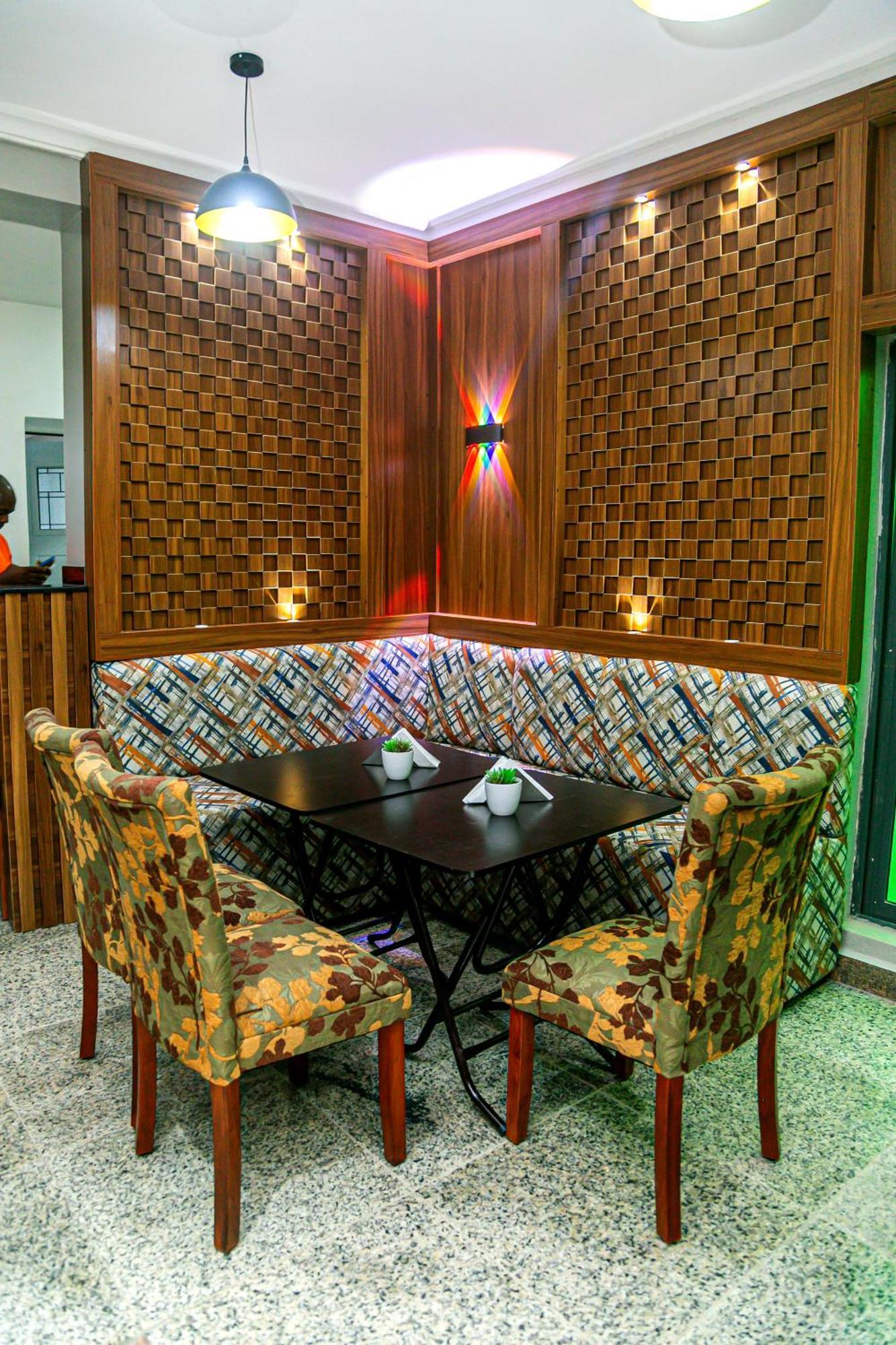 Fragrance Apartments And Suites إبادان المظهر الخارجي الصورة