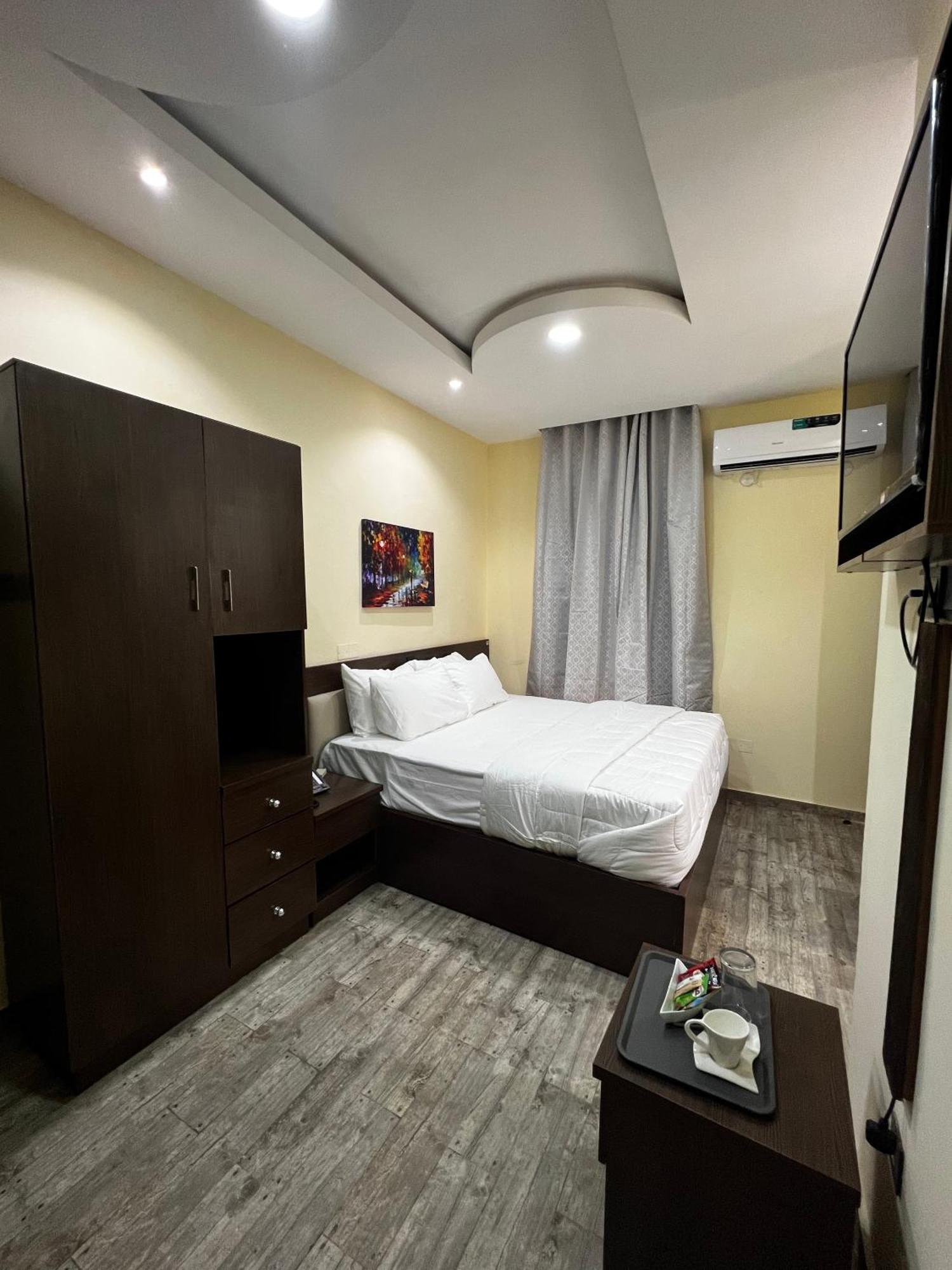 Fragrance Apartments And Suites إبادان المظهر الخارجي الصورة